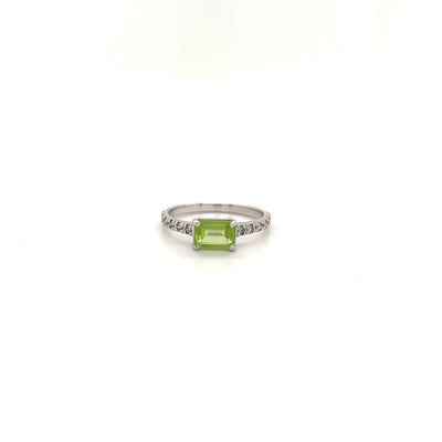 9ct emerald cut peridot and diamond ring